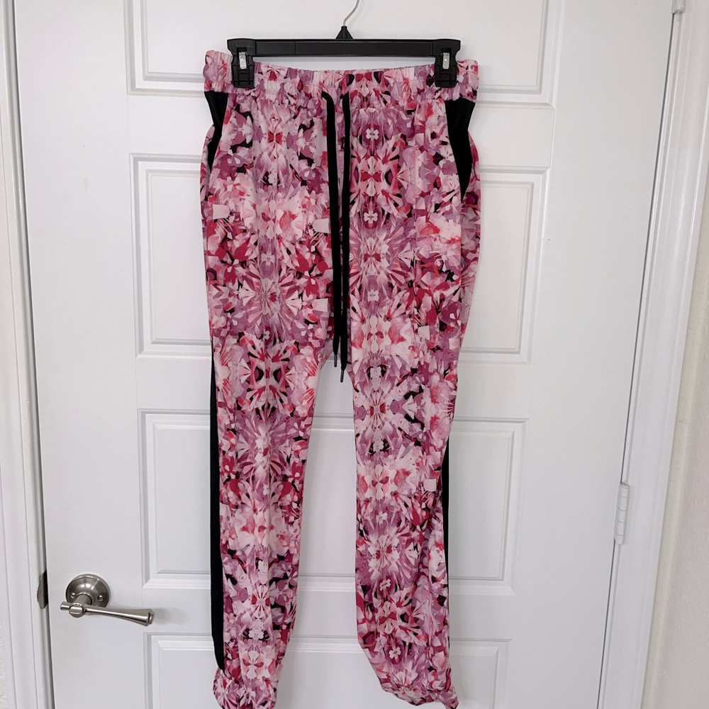 Matching workout set - Picture 4 of 6